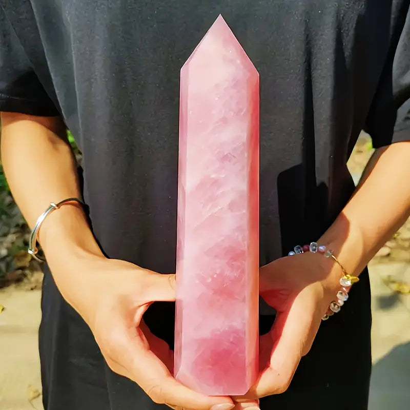 pieza de piedra rosa