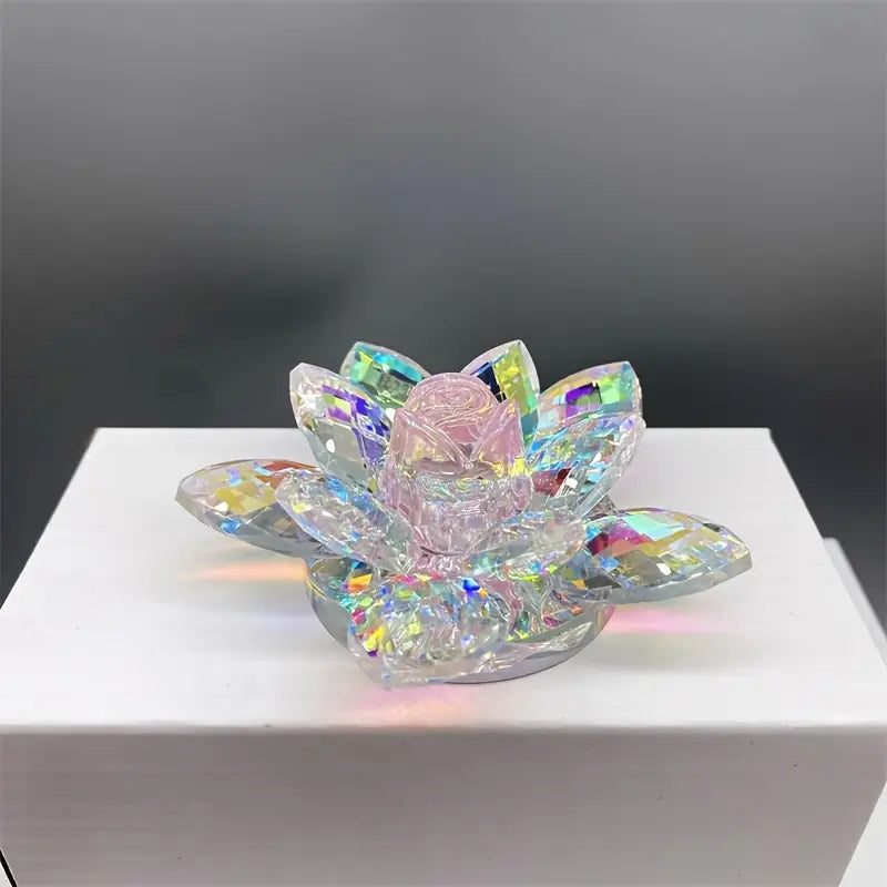 Figurita coleccionable de loto de cristal iridiscente