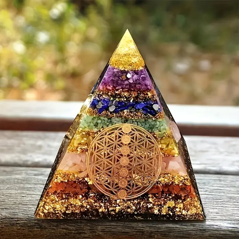 Pieza decorativa de pirámide Orgone