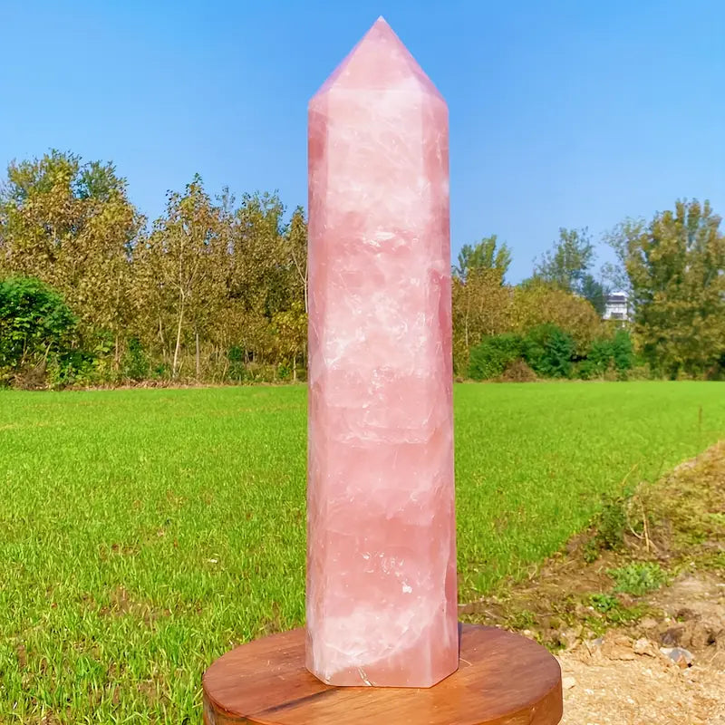 pieza de piedra rosa